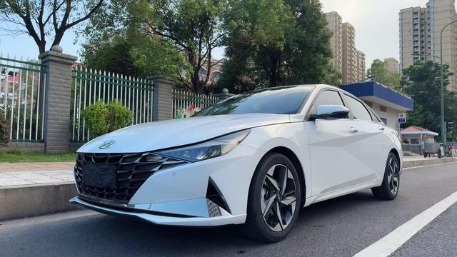 2023 Hyundai Elantra 1.5L Used Sedan — image 1