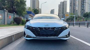 Hyundai Elantra 1.5L - 2