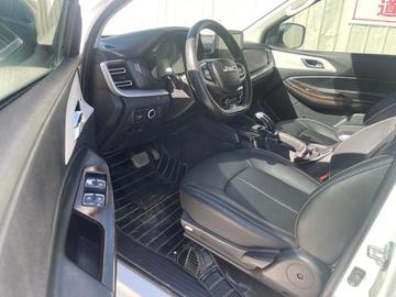 JMC Yuhu 7 2.0T自动柴油四驱臻享型标轴 - 2