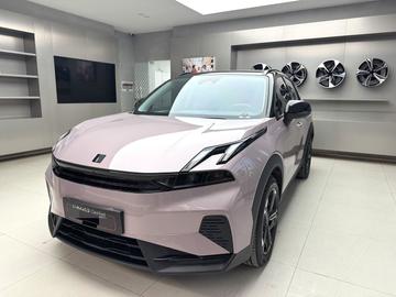 Lynk & Co 06 EM-P - 1