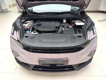 Lynk & Co 06 EM-P - 3