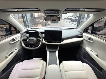 Lynk & Co 06 EM-P - 4