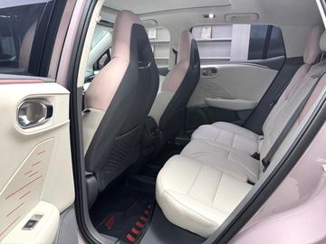Lynk & Co 06 EM-P - 5