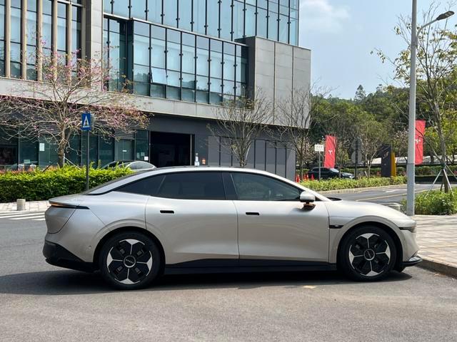 2024 Zeekr 007 后驱增强版 75kWh — Used Sedan