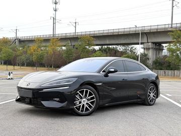 BYD Denza Z9 2.0T - 3