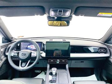 GAC Trumpchi GS8 2.0TGDI 领航系列 两驱豪华智联版 - 5
