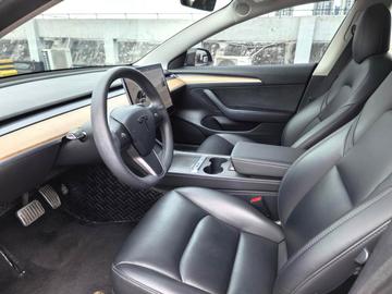 Tesla Model 3 - 5