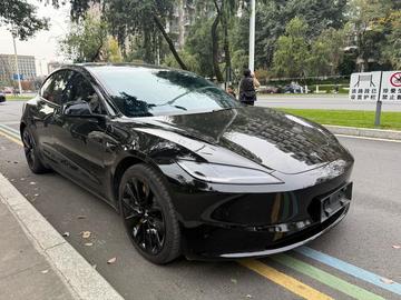 Tesla Model 3 Long Range AWD - 1