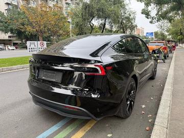 Tesla Model 3 Long Range AWD - 3