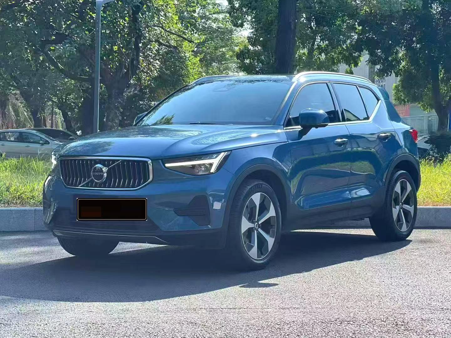2024 Volvo XC40 B4 AWD Inscription Used SUV — image 1
