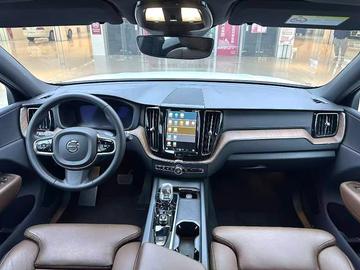 Volvo XC60 B5 AWD Inscription - 4